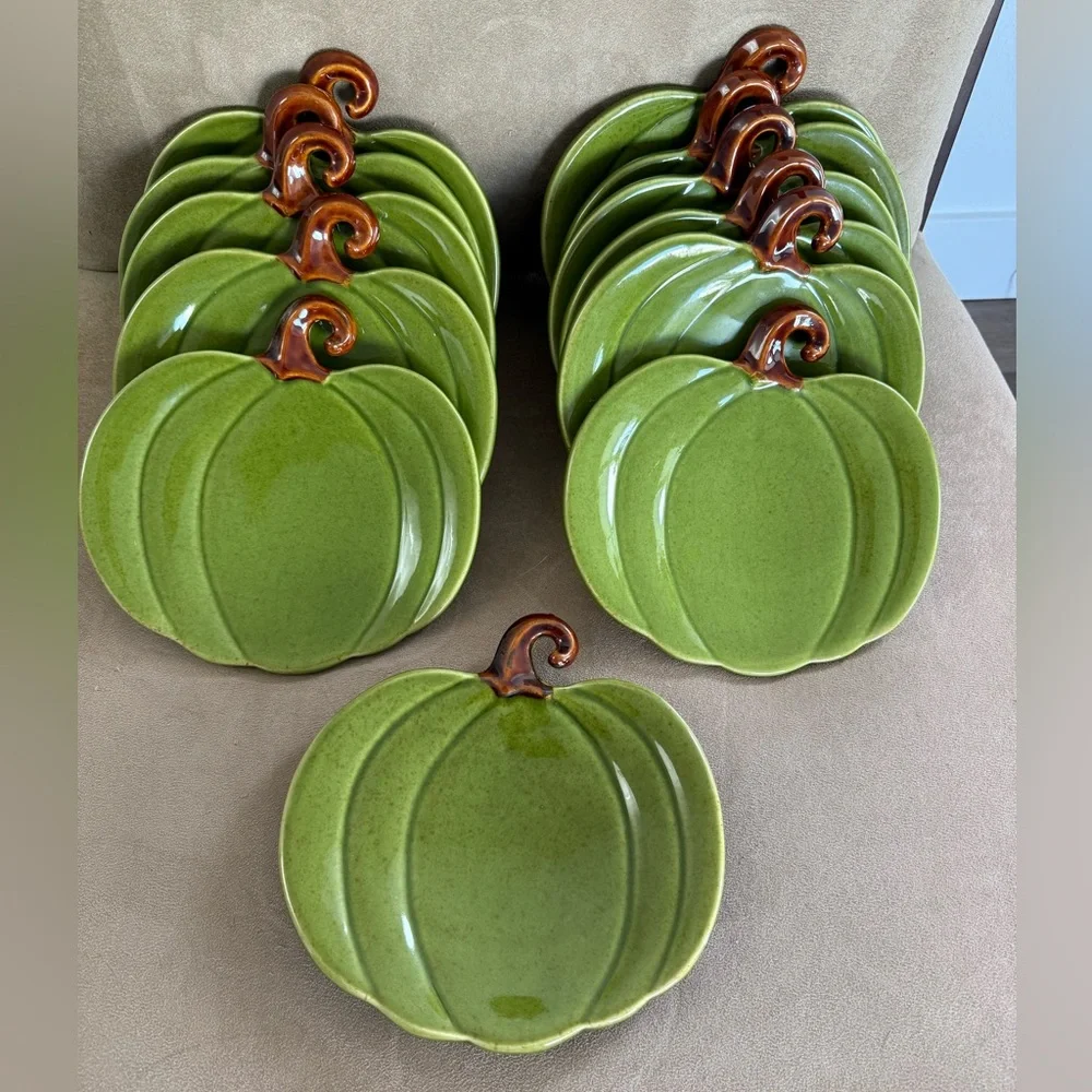 WILLIAM SONOMA green gourd plates